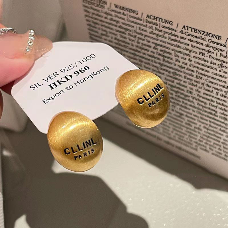Elegant Gold Earring for Every Occasion