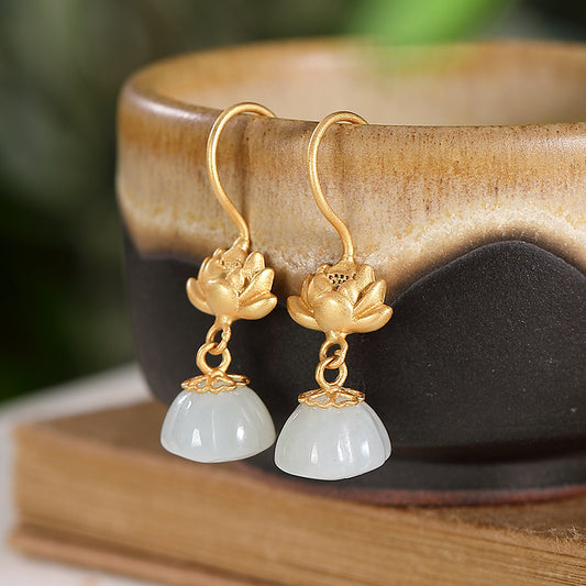 Charming Gold Earring for Any Occasion