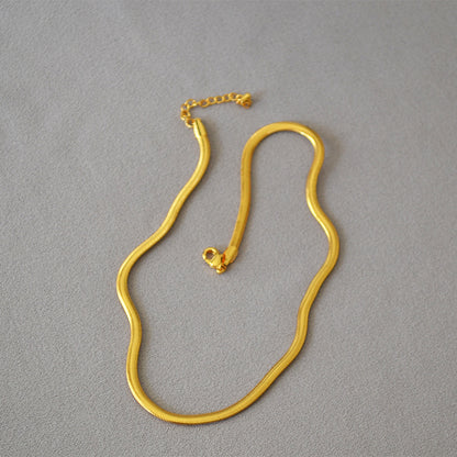 Romantic Gold Necklace for Special Moments