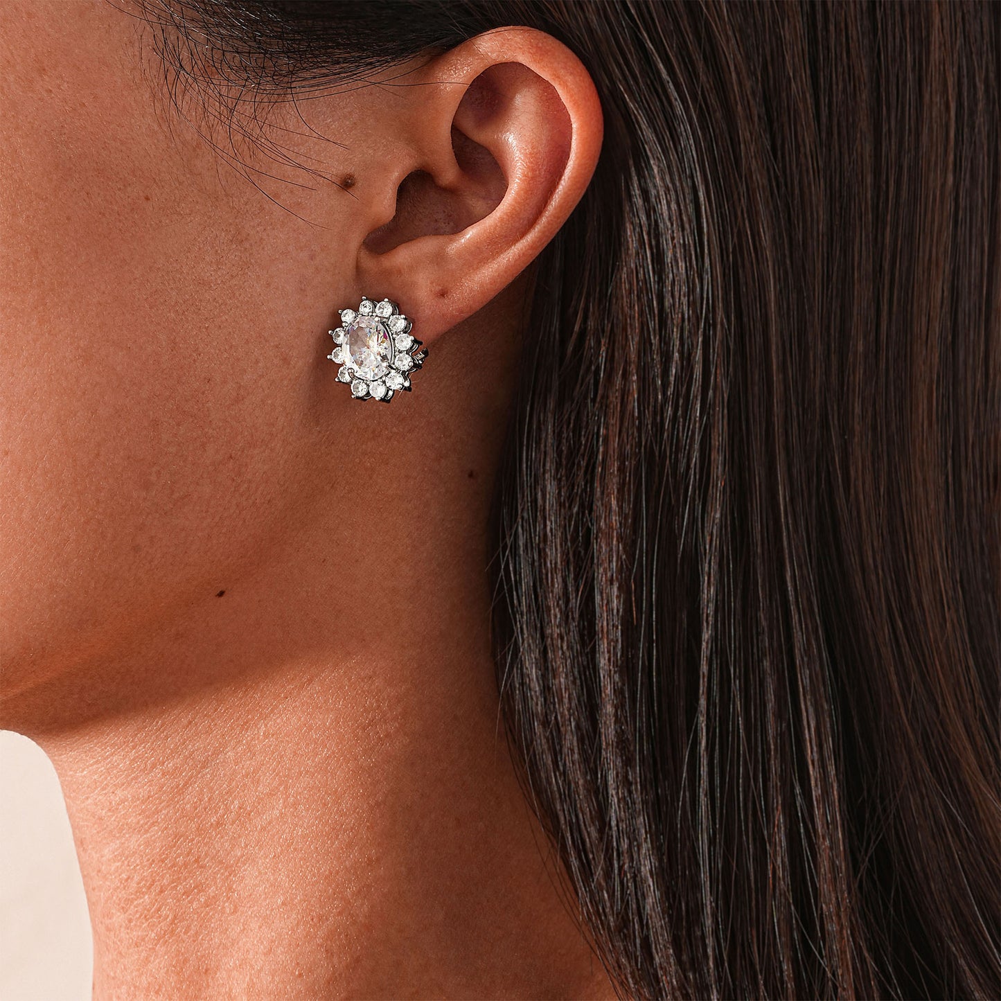 Charming Earring for Any Occasion