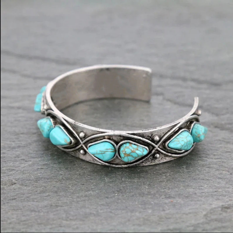 Romantic Bracelet for Special Moments