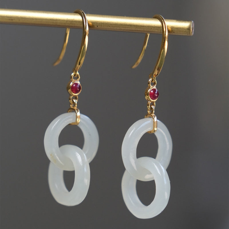 Charming Earring for Any Occasion