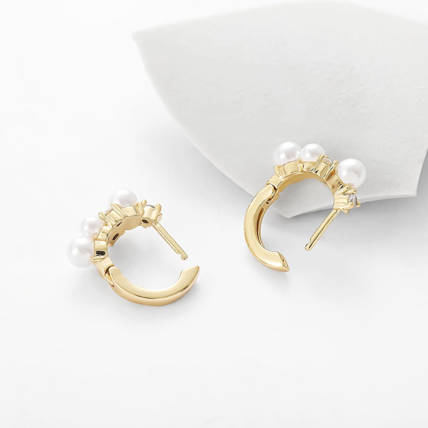 Stunning Pearl Earring for Daily Wear