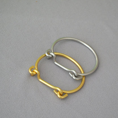 Classic Gold Bracelet with Timeless Appeal