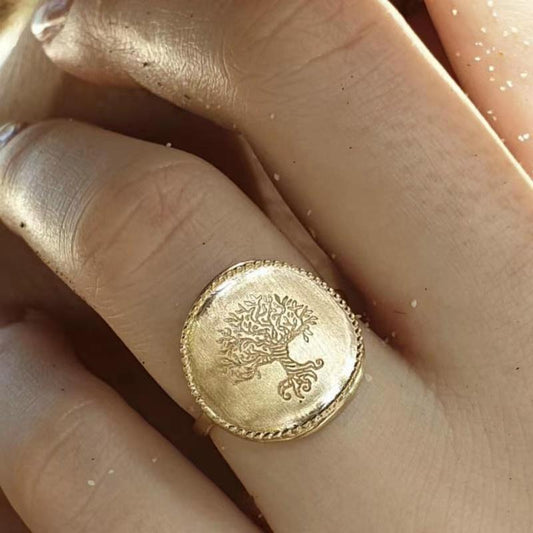 Romantic Gold Ring for Special Moments