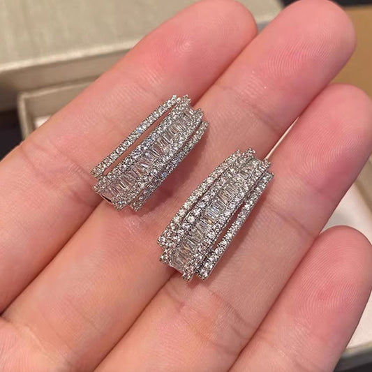 Charming Earring for Any Occasion