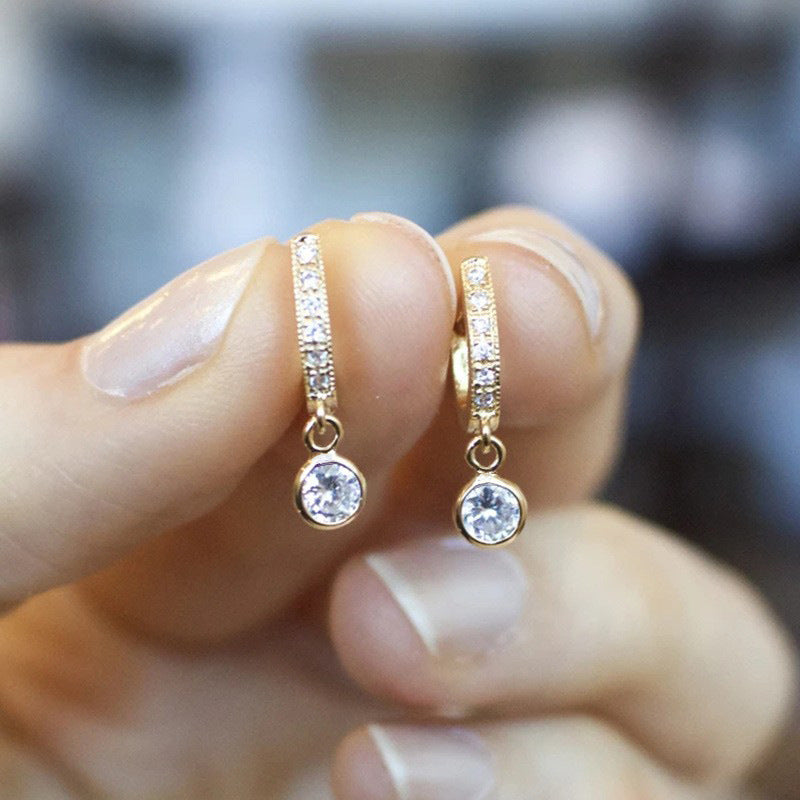 Romantic Gold Earring for Special Moments