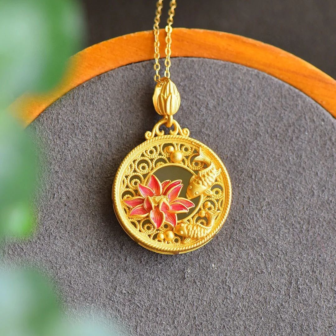 Stunning Silver Necklace for Daily Wear