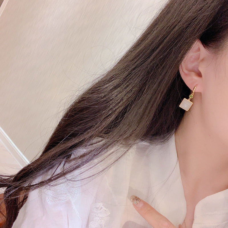 Elegant Gold Earring for Every Occasion