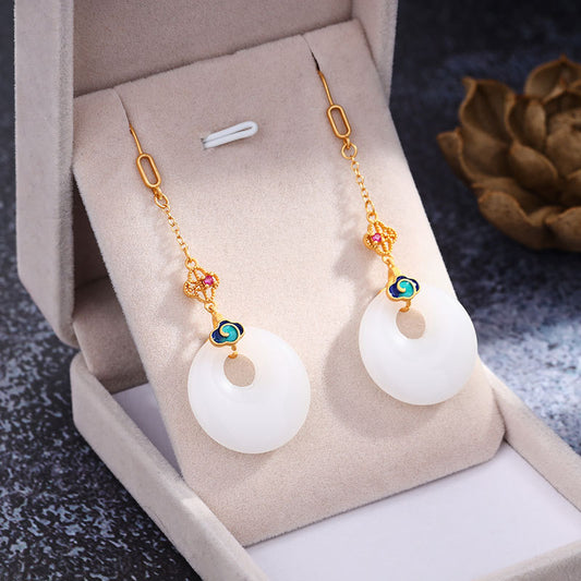 Charming Earring for Any Occasion