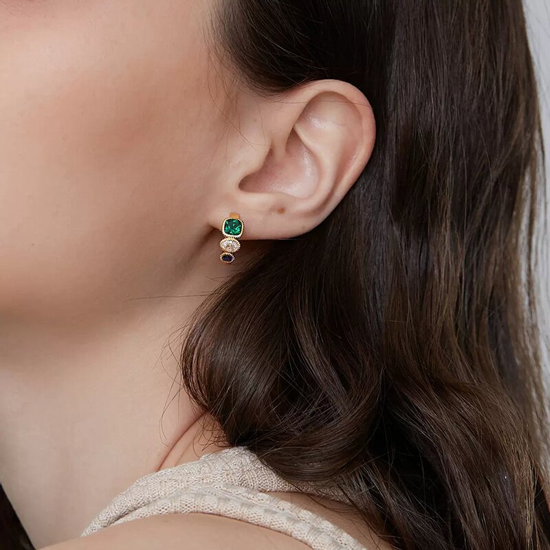Charming Earring for Any Occasion