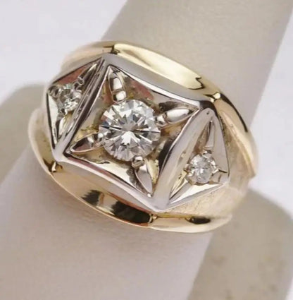Classic Gold Ring with Timeless Appeal