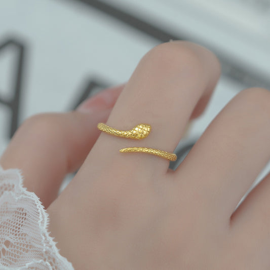 Charming Gold Ring for Any Occasion