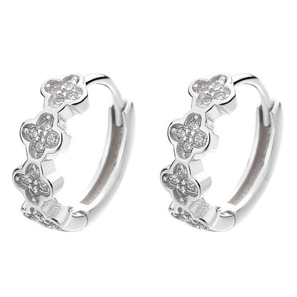 Charming Earring for Any Occasion