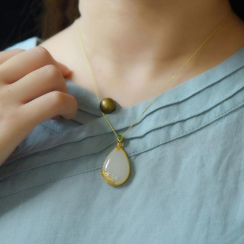 Stunning Silver Necklace for Daily Wear