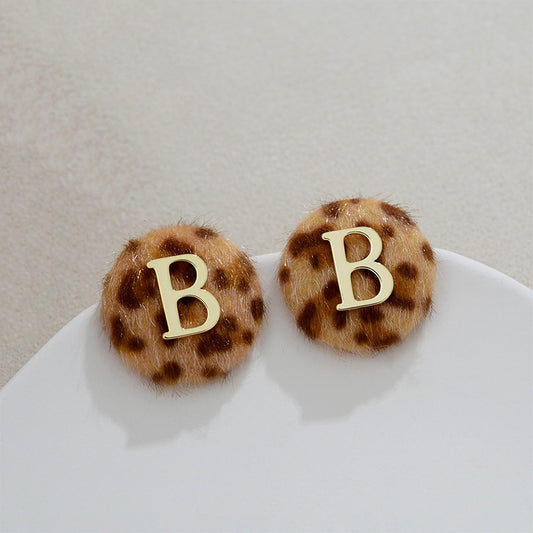 Classic Earring with Timeless Appeal