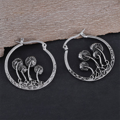 Charming Silver Earring for Any Occasion