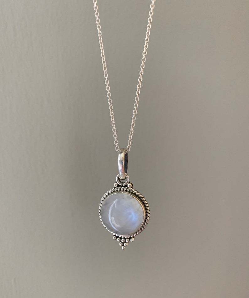 Stunning Necklace for Daily Wear