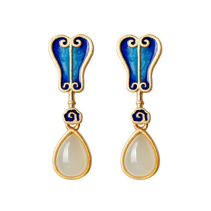 Classic Gold Earring with Timeless Appeal