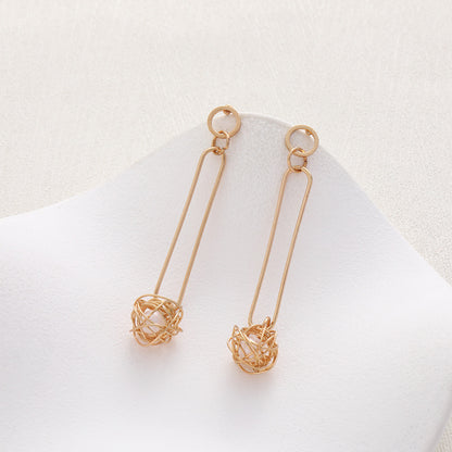 Classic Pearl Earring with Timeless Appeal