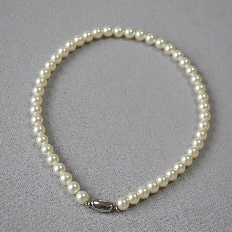 Beautiful Pearl Necklace with Unique Style