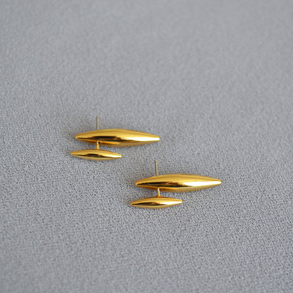 Classic Gold Earring with Timeless Appeal