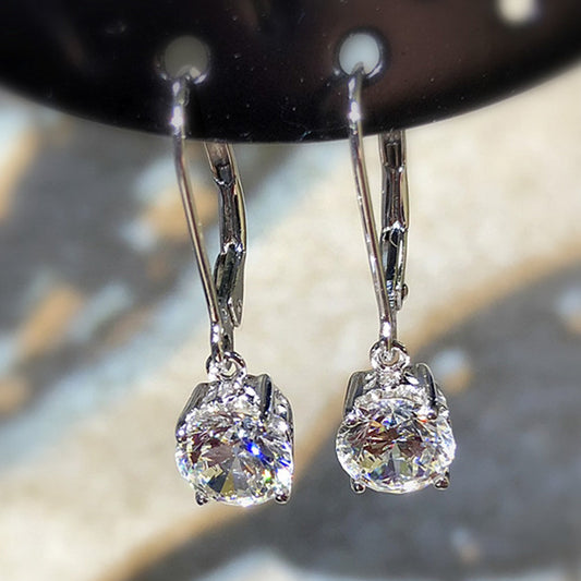 Charming Gold Earring for Any Occasion