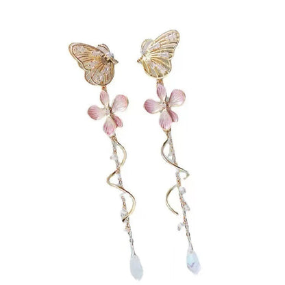 Classic Gold Earring with Timeless Appeal