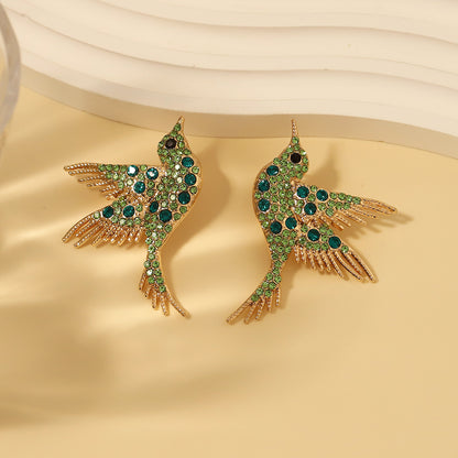 Charming Gold Earring for Any Occasion