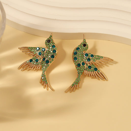 Charming Gold Earring for Any Occasion