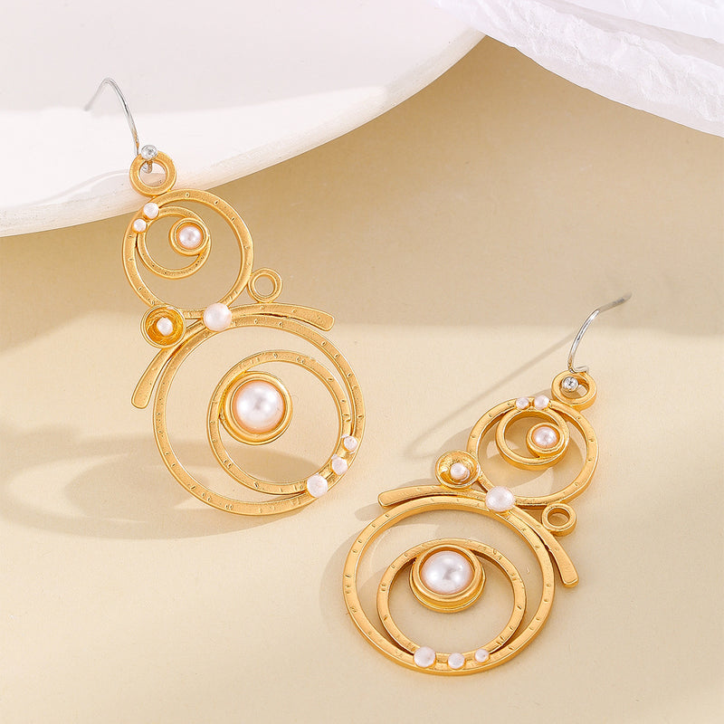 Stunning Gold Earring for Daily Wear