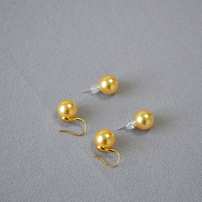 Beautiful Gold Earring with Unique Style
