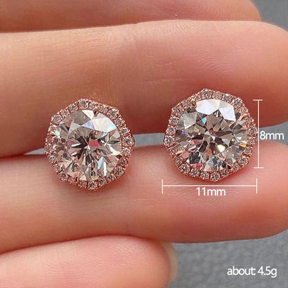 Charming Gold Earring for Any Occasion