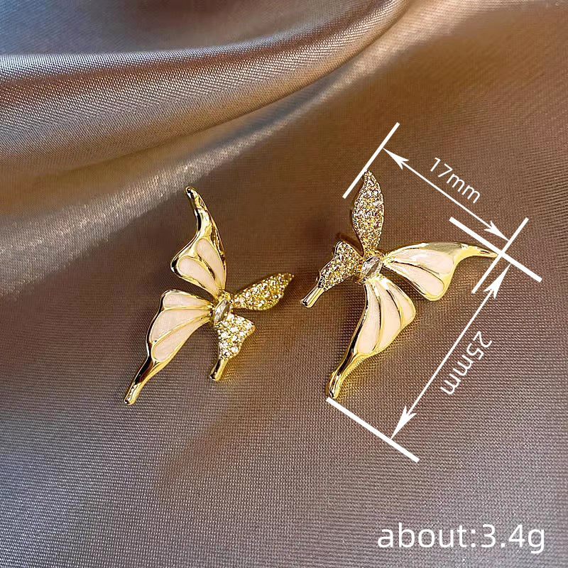 Charming Earring for Any Occasion