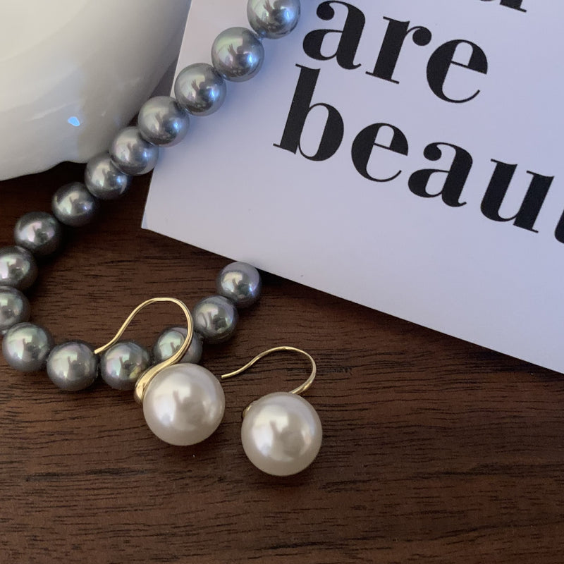 Romantic Pearl Earring for Special Moments