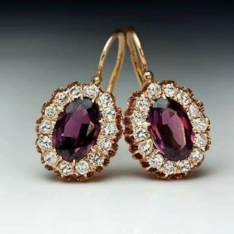 Beautiful Gold Earring with Unique Style