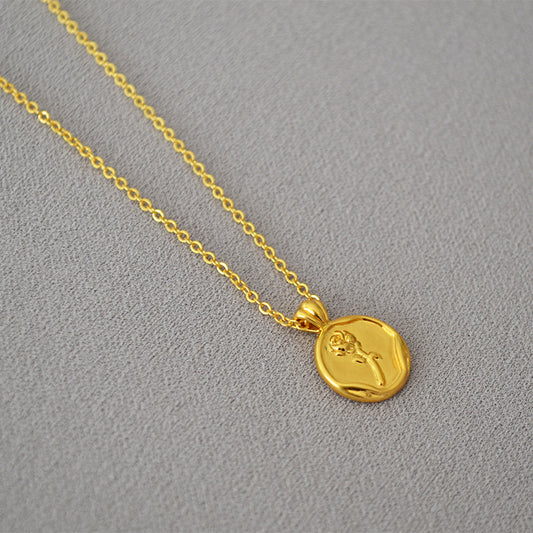 Beautiful Gold Necklace with Unique Style