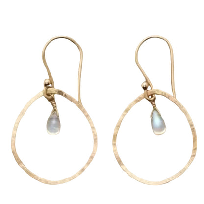 Classic Gold Earring with Timeless Appeal