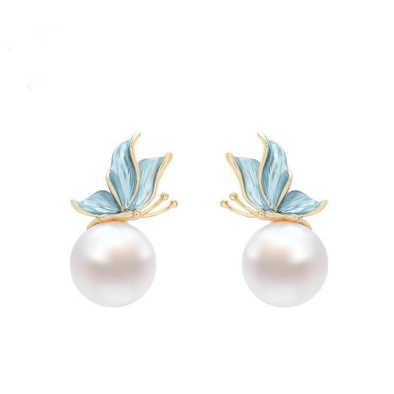 Delicate Artisan Pearl Earring