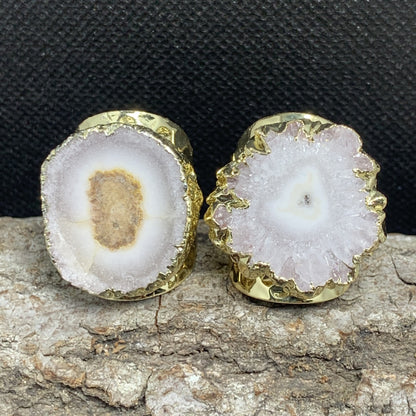 Classic Gold Ring with Timeless Appeal