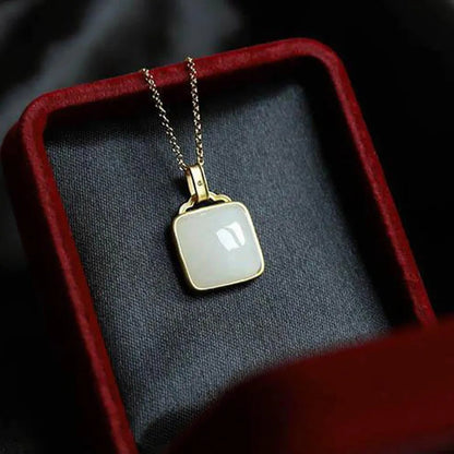 Beautiful Gold Necklace with Unique Style