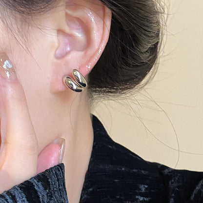 Romantic Silver Earring for Special Moments