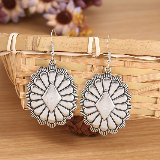 Charming Earring for Any Occasion