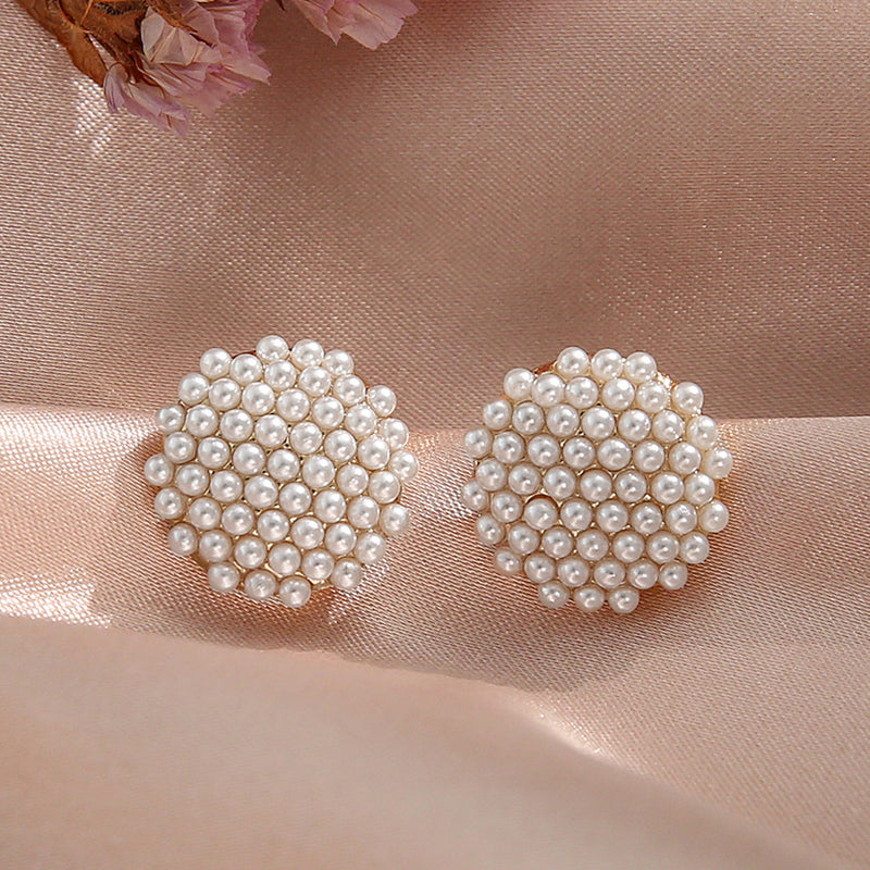 Romantic Pearl Piece for Special Moments