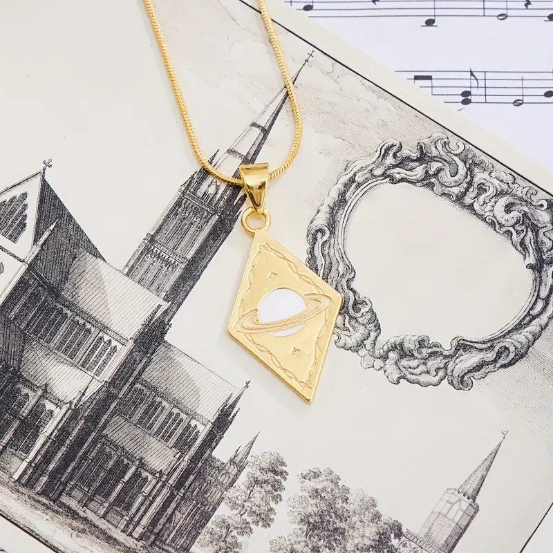 Charming Piece for Any Occasion