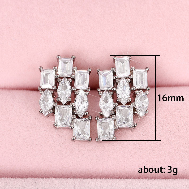 Charming Earring for Any Occasion