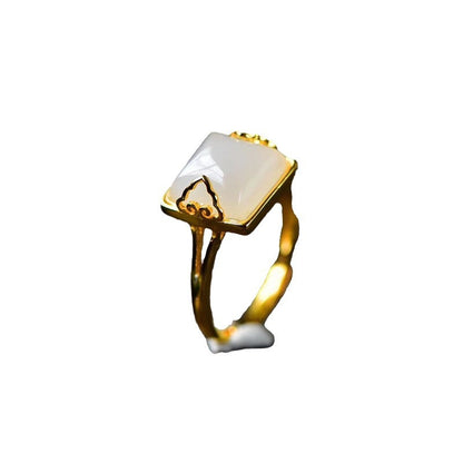 Charming Silver Ring for Any Occasion