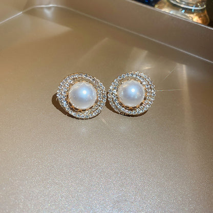 Romantic Pearl Earring for Special Moments