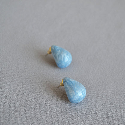 Classic Gold Earring with Timeless Appeal