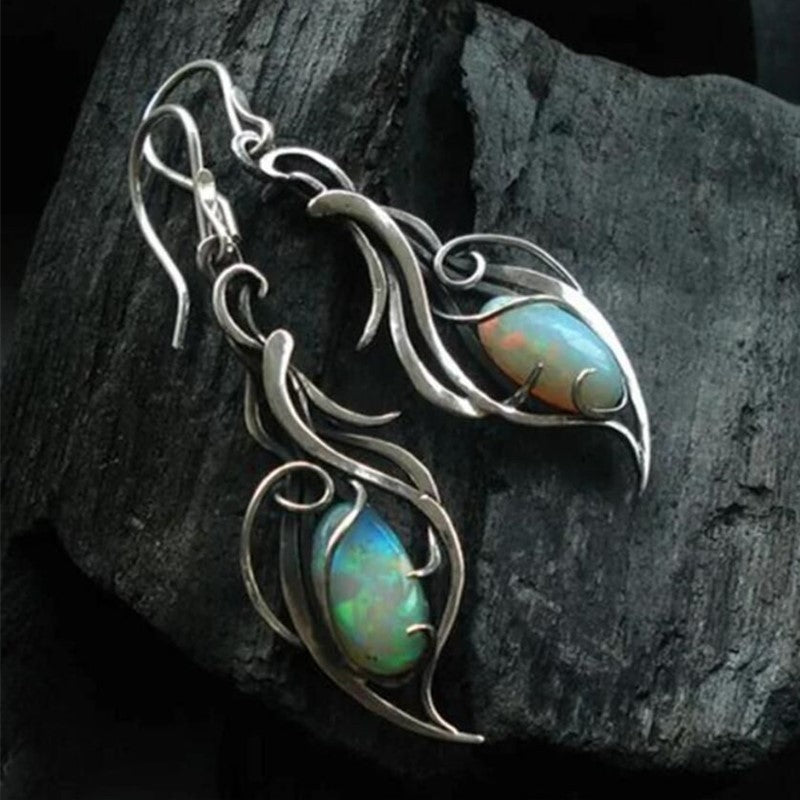 Charming Silver Earring for Any Occasion